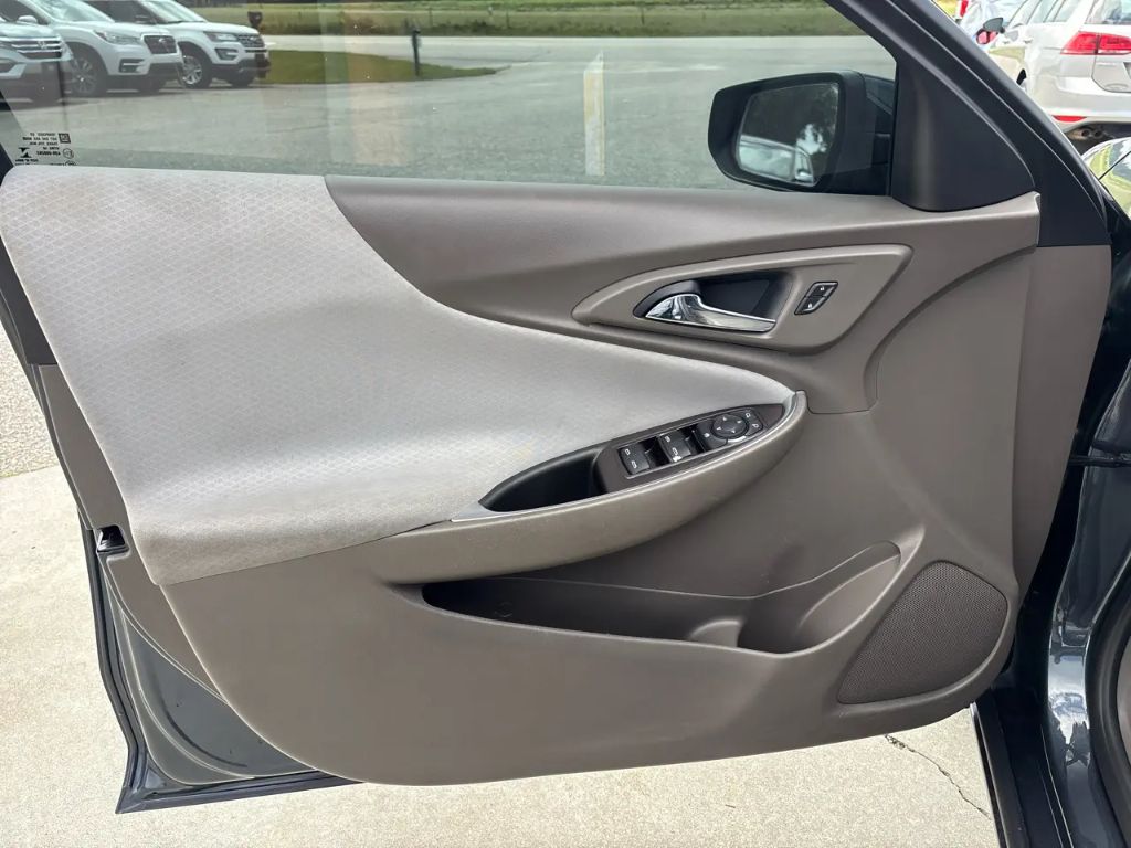 2021 Chevrolet Malibu - $12,500