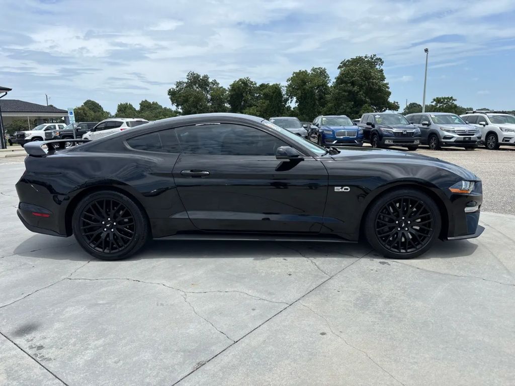 2019 Ford Mustang - $28,800
