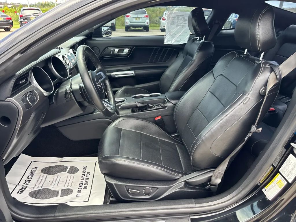 2019 Ford Mustang - $28,800