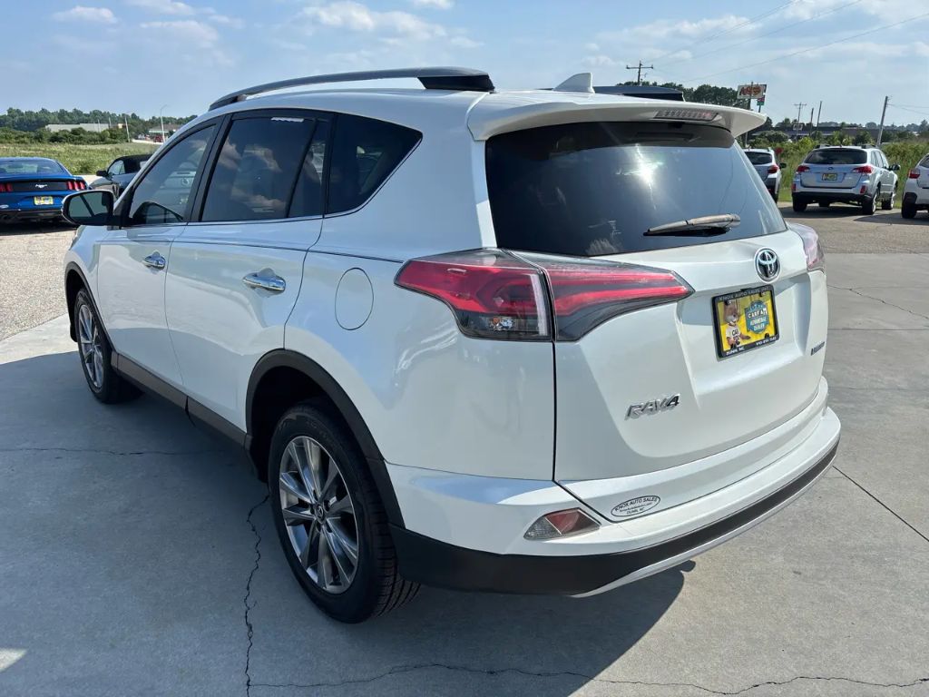 2018 Toyota RAV4 - $20,800