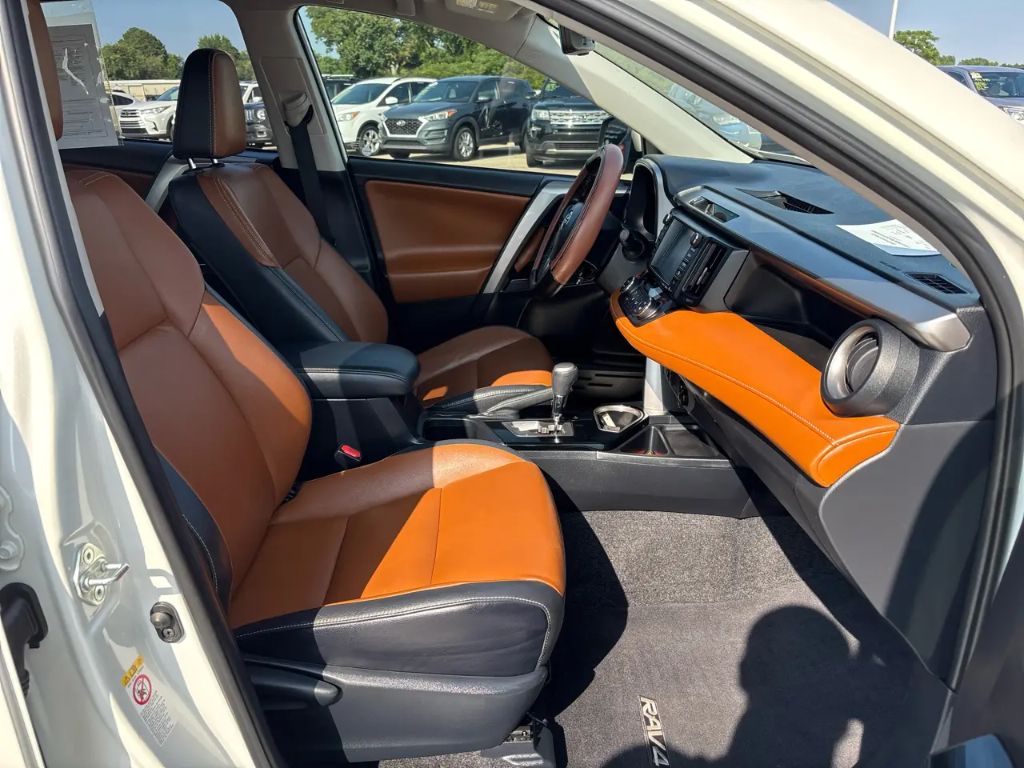 2018 Toyota RAV4 - $20,800