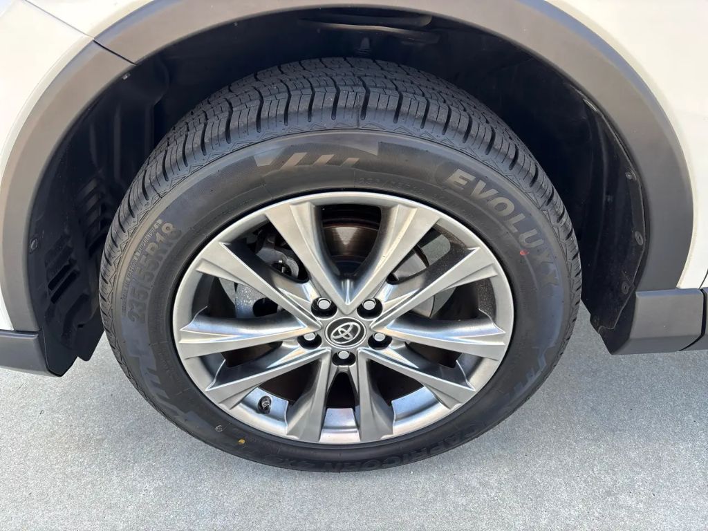 2018 Toyota RAV4 - $20,800