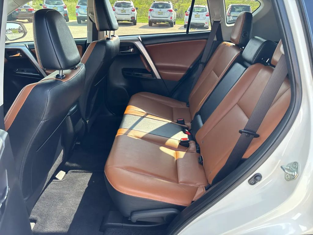 2018 Toyota RAV4 - $20,800