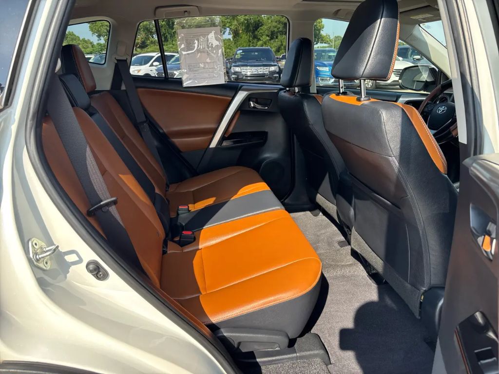 2018 Toyota RAV4 - $20,800