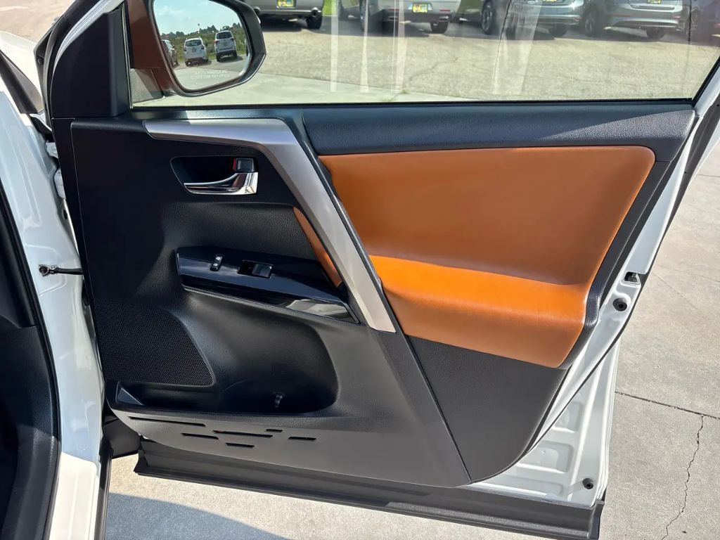 2018 Toyota RAV4 - $20,800