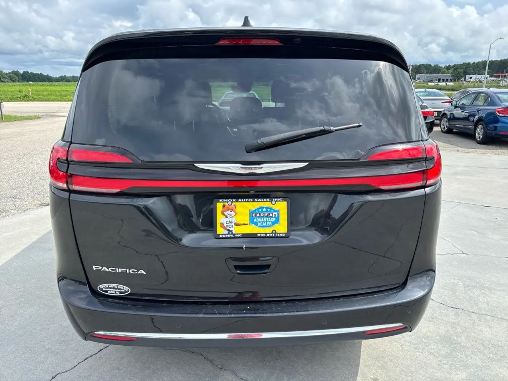 2022 Chrysler Pacifica - $18,895
