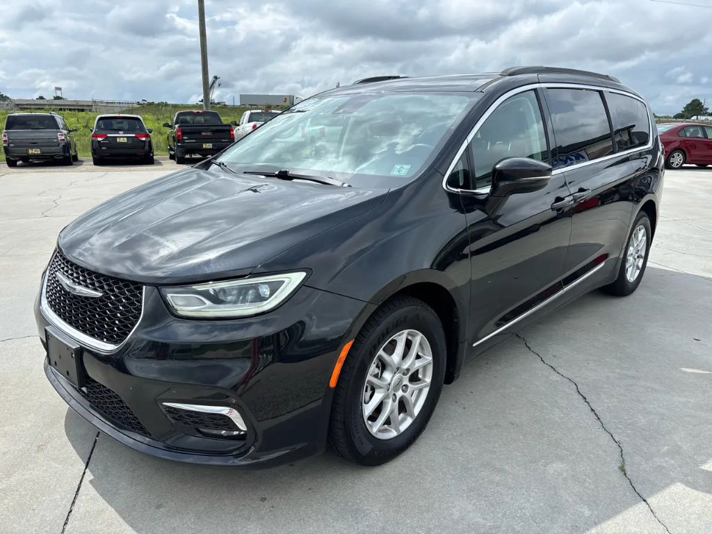 2022 Chrysler Pacifica - $18,895