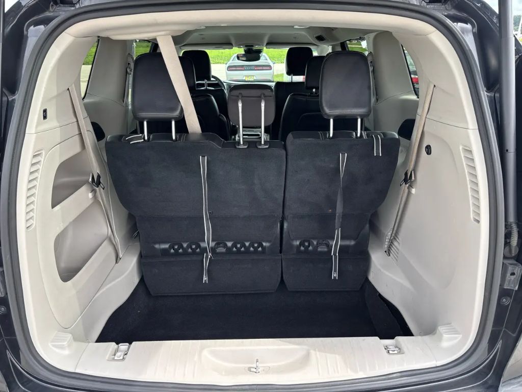 2022 Chrysler Pacifica - $18,895