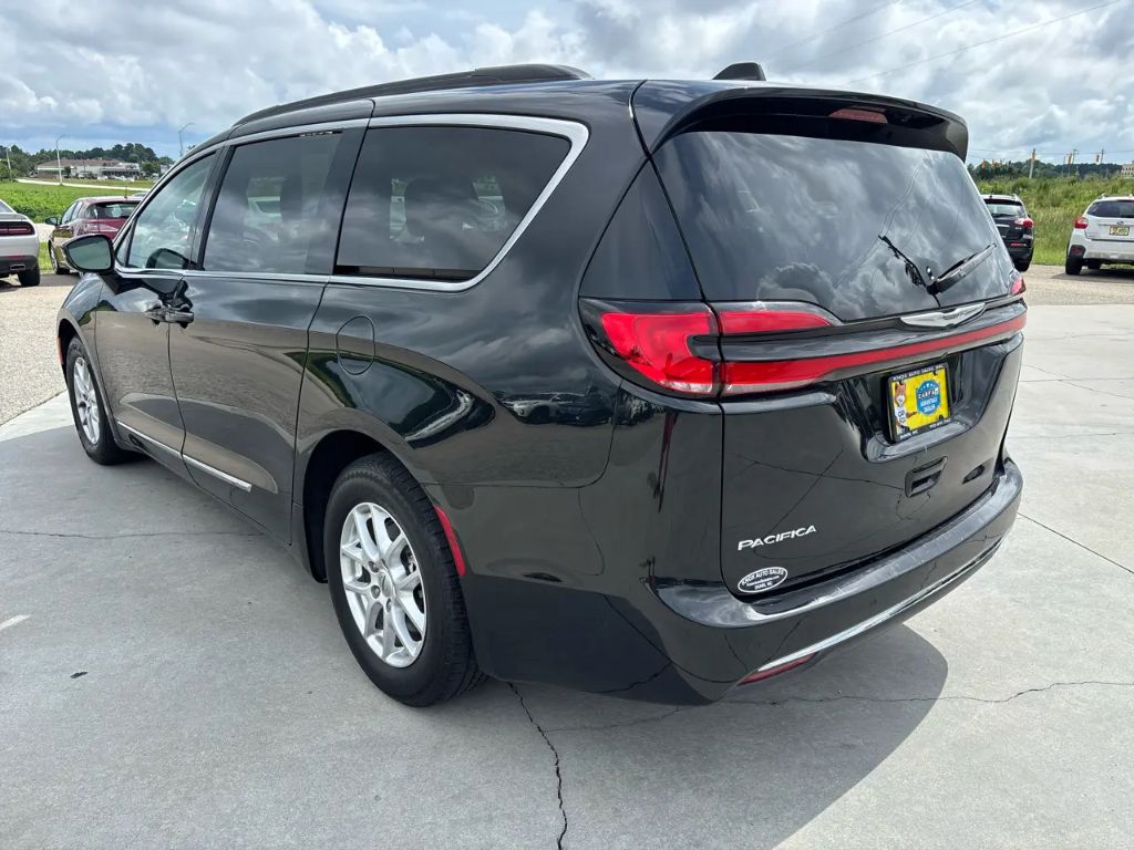 2022 Chrysler Pacifica - $18,895