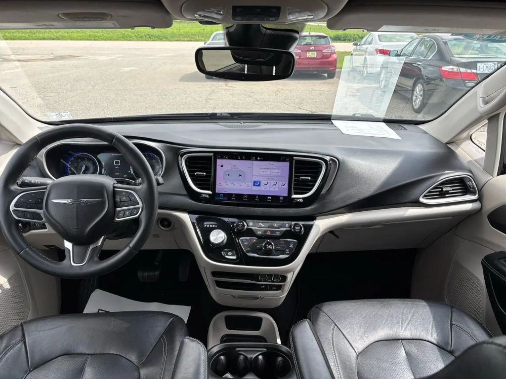 2022 Chrysler Pacifica - $18,895
