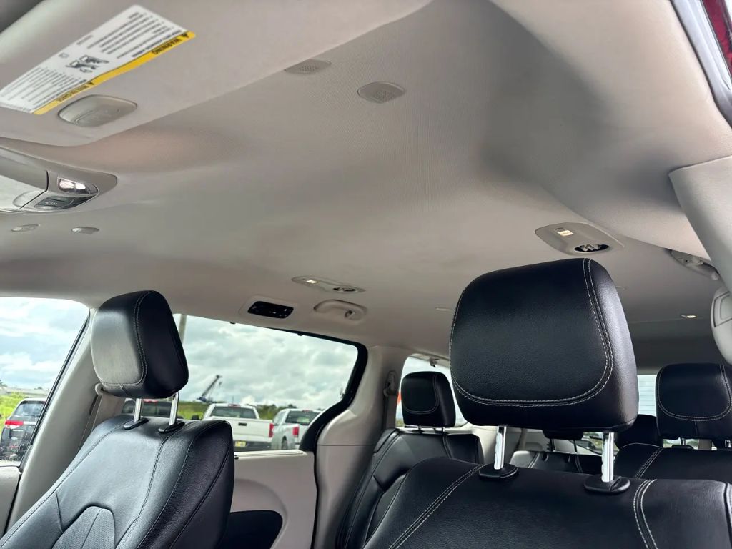 2022 Chrysler Pacifica - $18,895