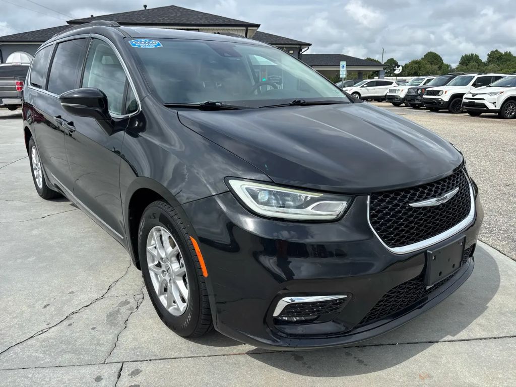 2022 Chrysler Pacifica - $18,895
