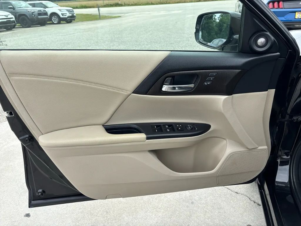 2014 Honda Accord - $10,500