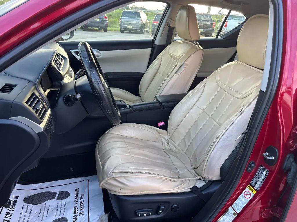 2013 Lexus CT - $10,795