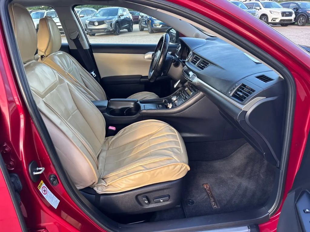 2013 Lexus CT - $10,795