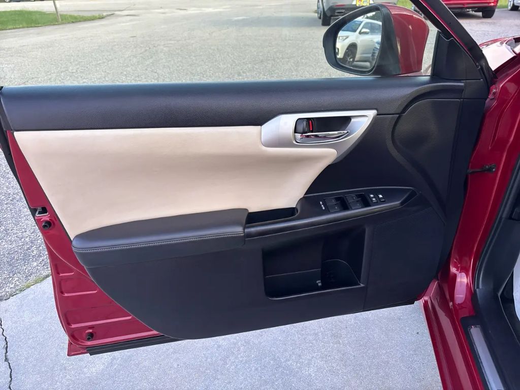 2013 Lexus CT - $10,795
