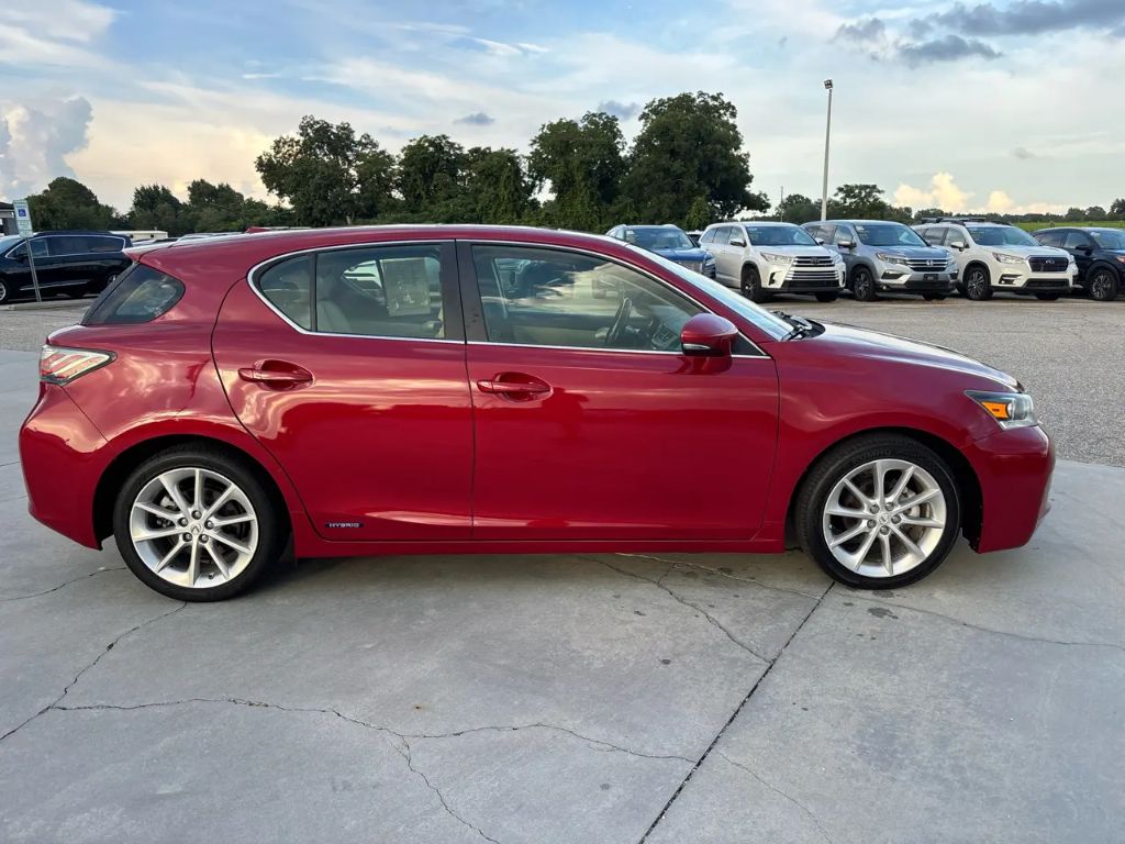 2013 Lexus CT - $10,795