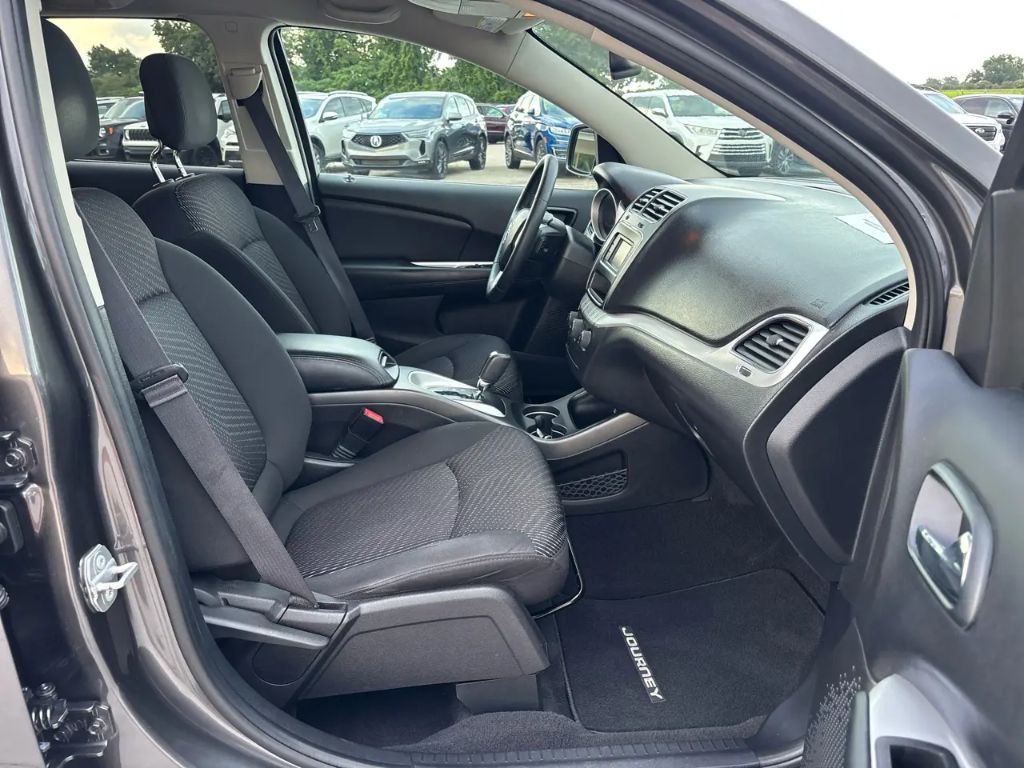 2016 Dodge Journey - $10,495