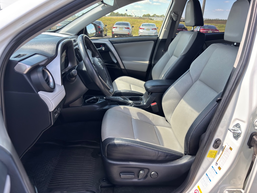 2018 Toyota RAV4 - $21,500