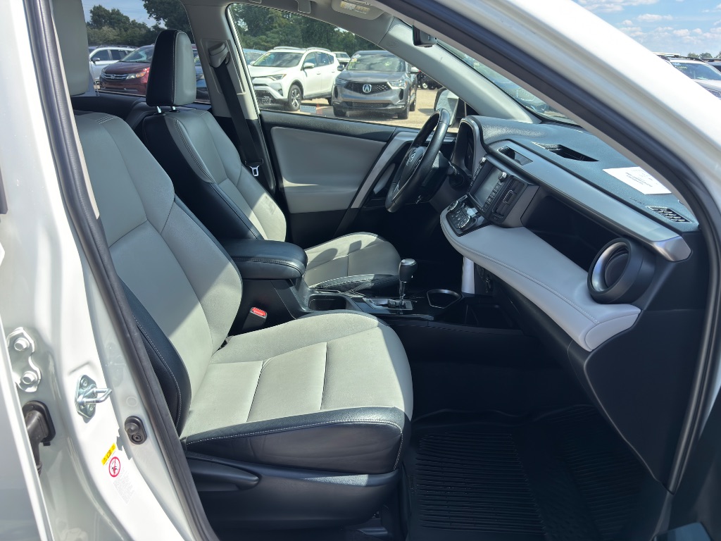 2018 Toyota RAV4 - $21,500