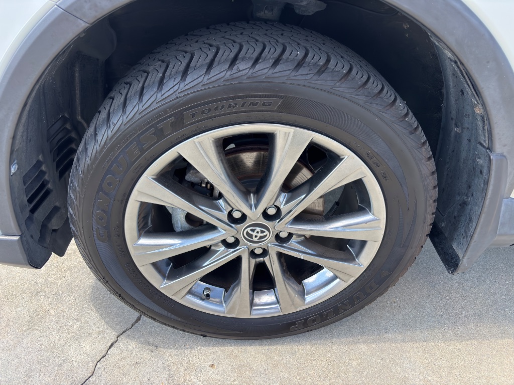 2018 Toyota RAV4 - $21,500
