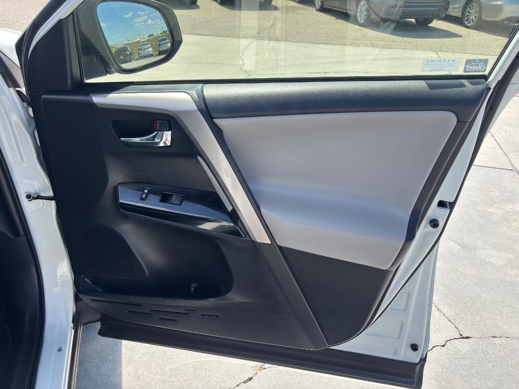 2018 Toyota RAV4 - $21,500