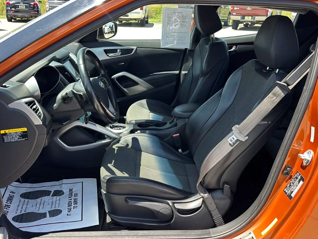 2015 Hyundai Veloster - $9,995