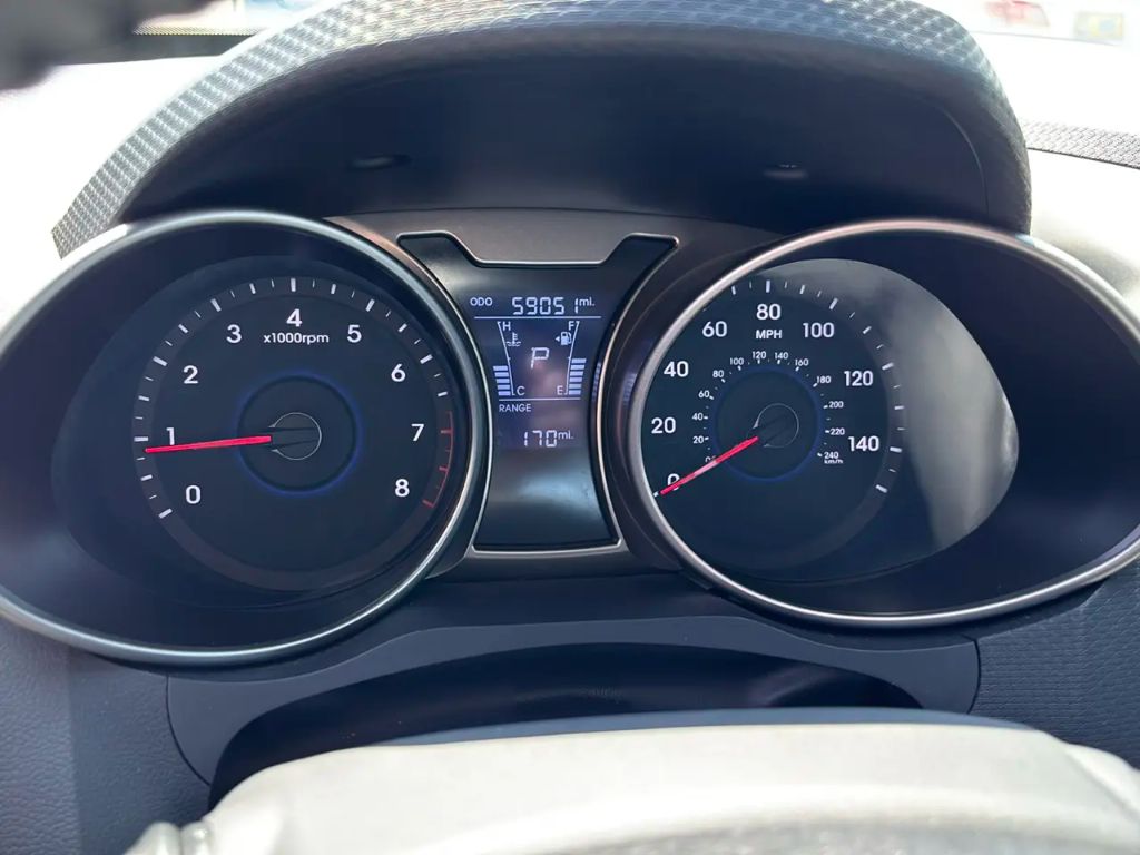2015 Hyundai Veloster - $9,995