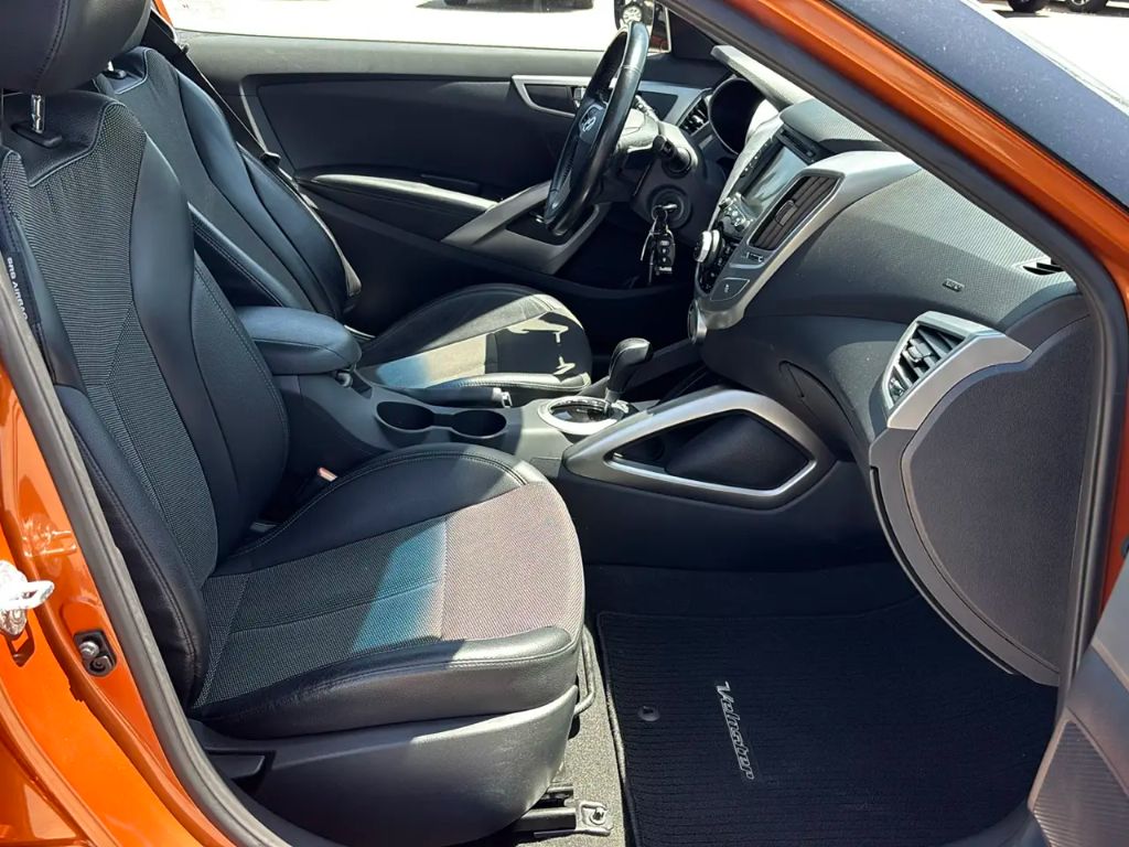 2015 Hyundai Veloster - $9,995