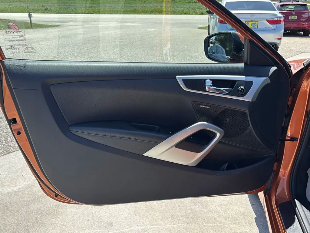 2015 Hyundai Veloster - $9,995