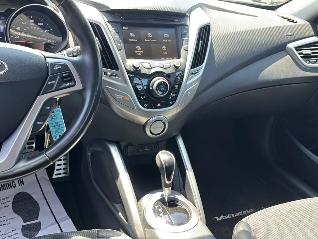 2015 Hyundai Veloster - $9,995