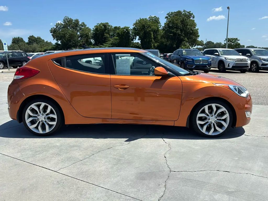 2015 Hyundai Veloster - $9,995