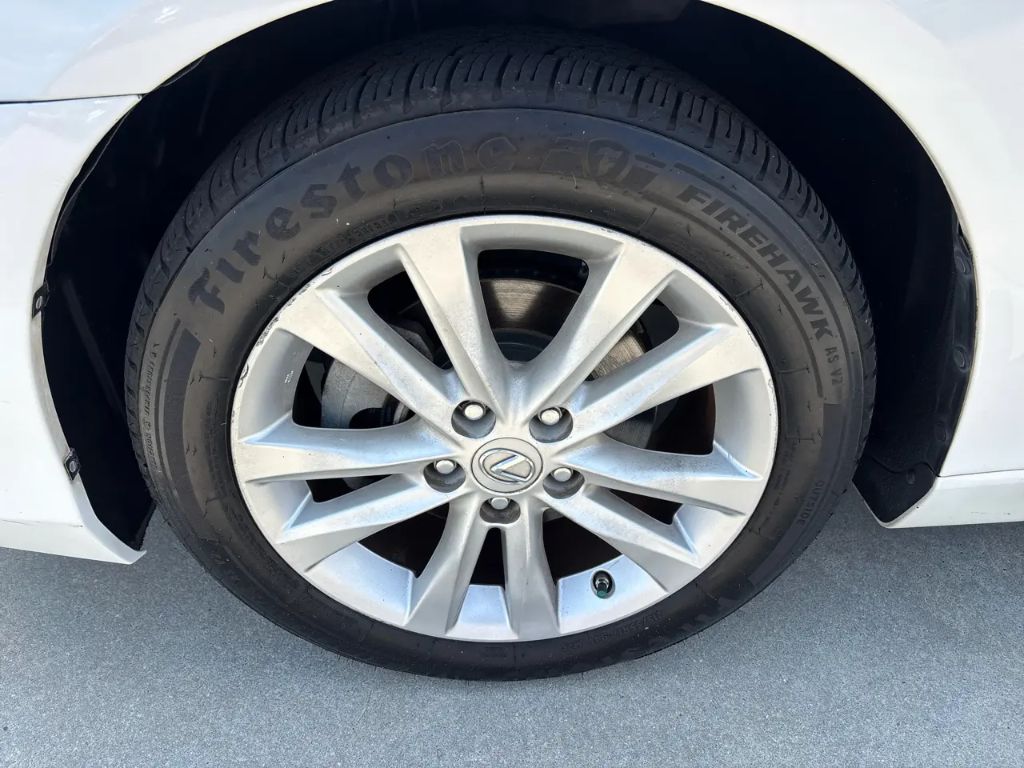 2010 Lexus ES - $9,995