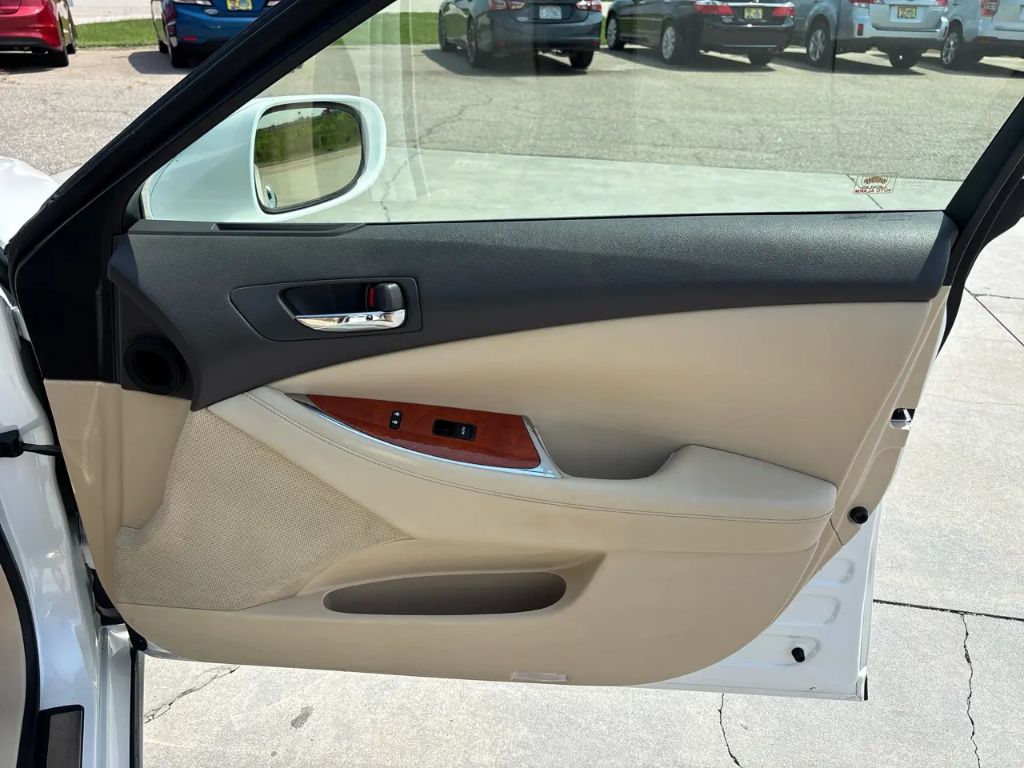 2010 Lexus ES - $9,995
