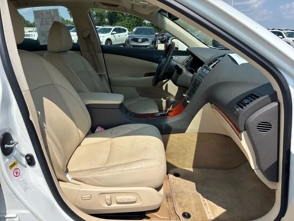 2010 Lexus ES - $9,995