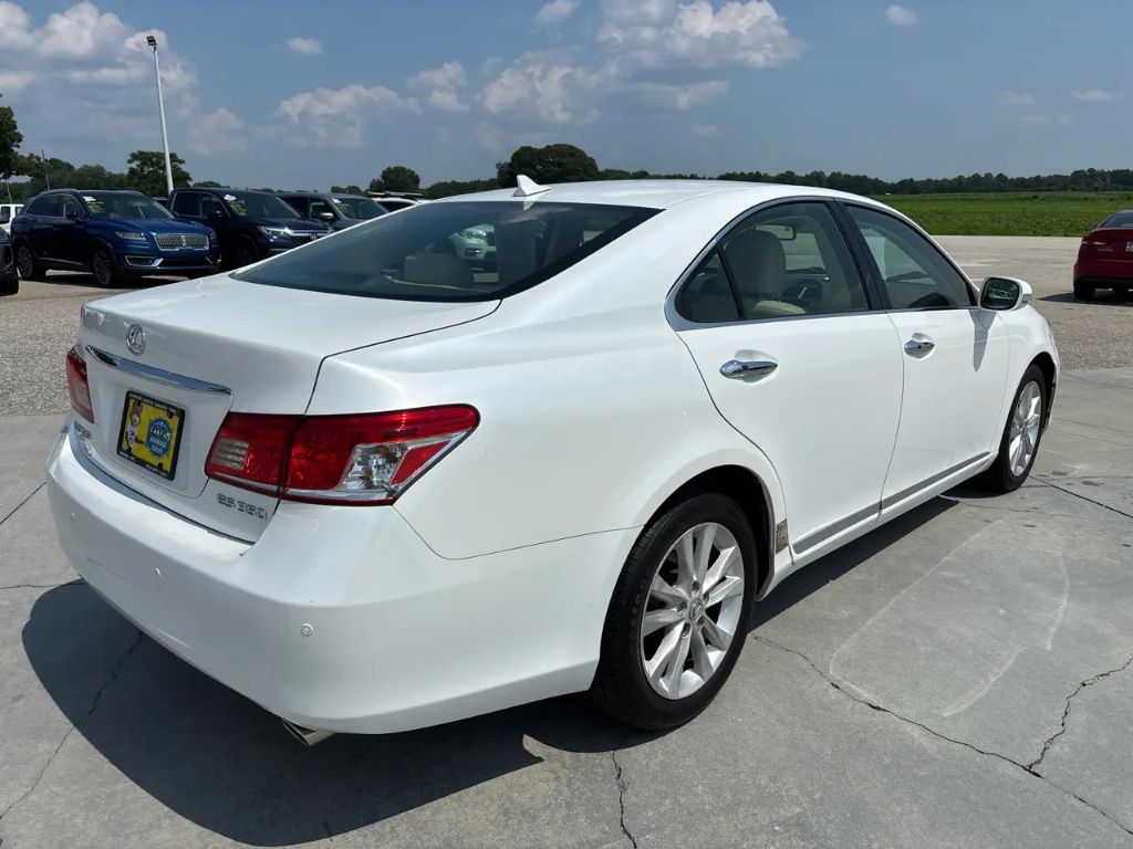 2010 Lexus ES - $9,995