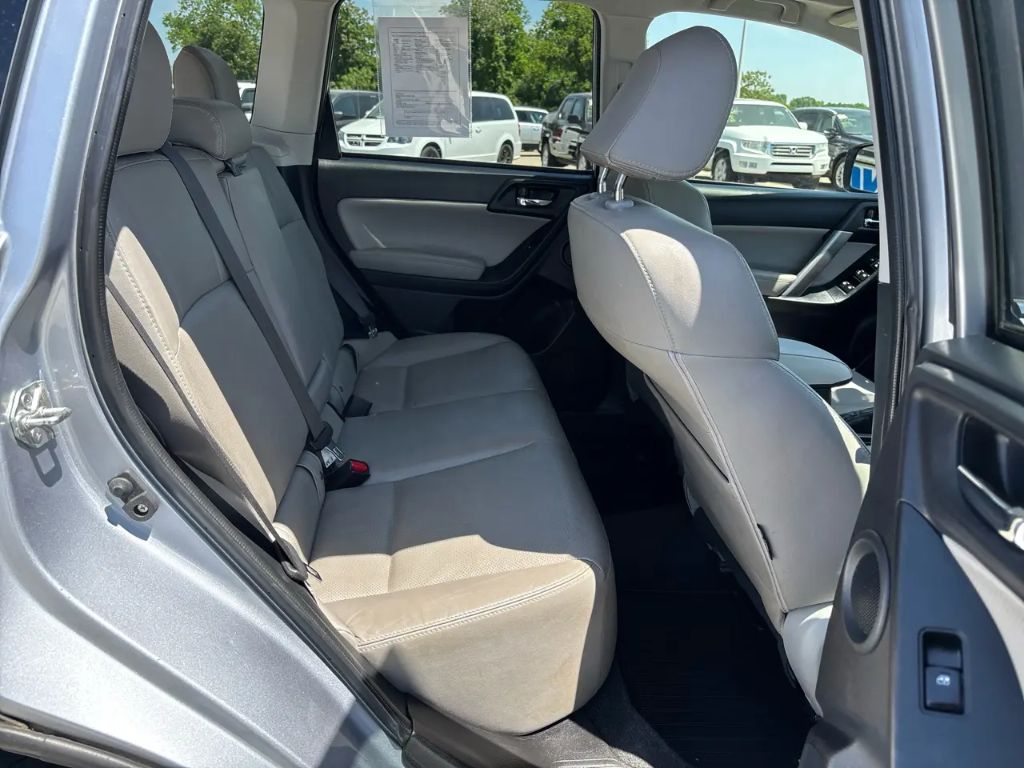 2016 Subaru Forester - $11,000