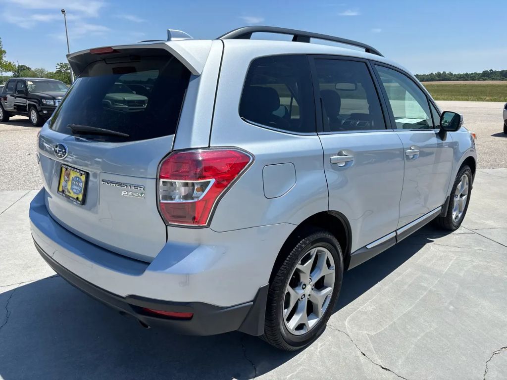 2016 Subaru Forester - $11,000