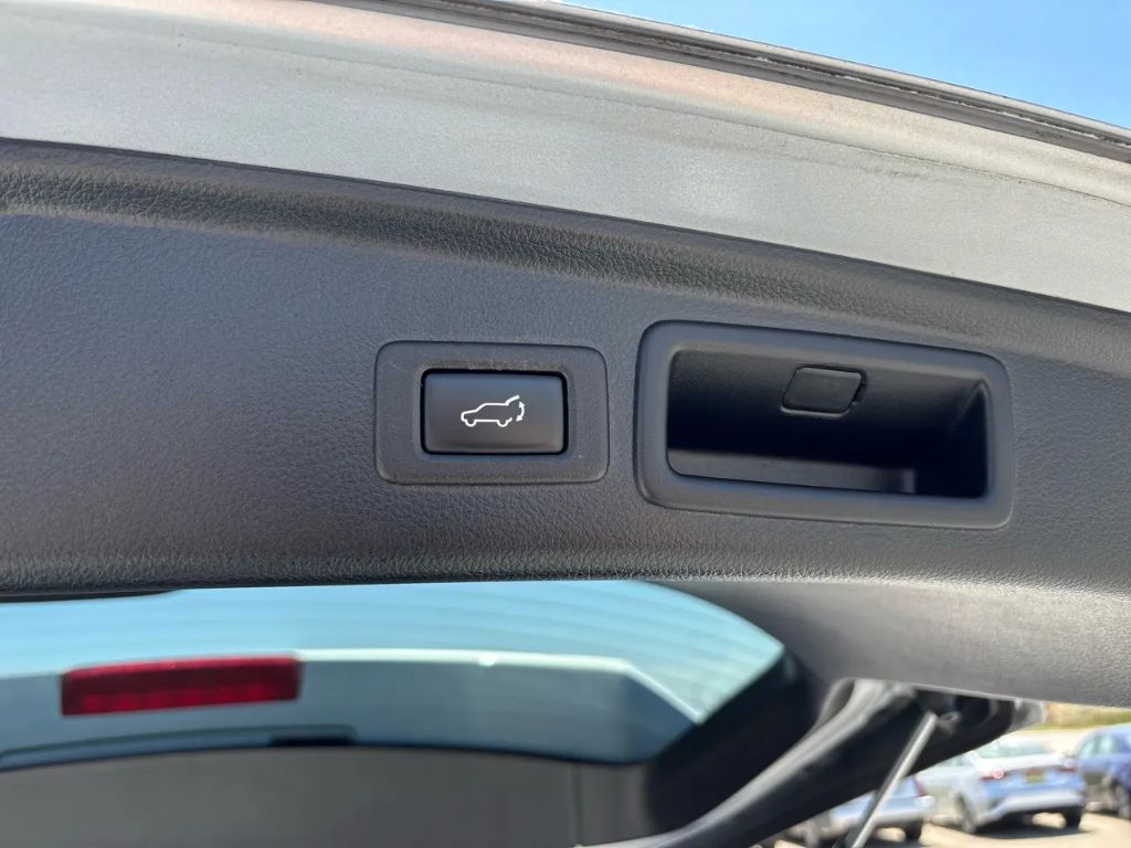 2016 Subaru Forester - $11,000
