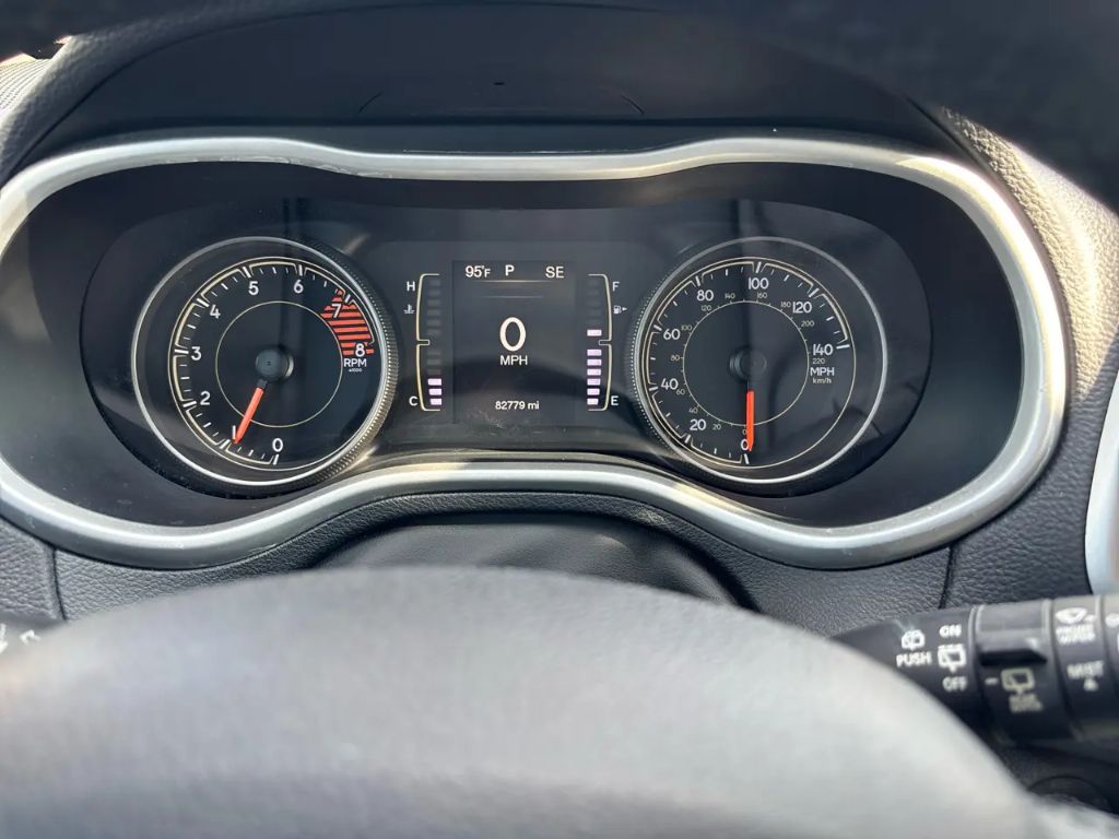2018 Jeep Cherokee - $11,000