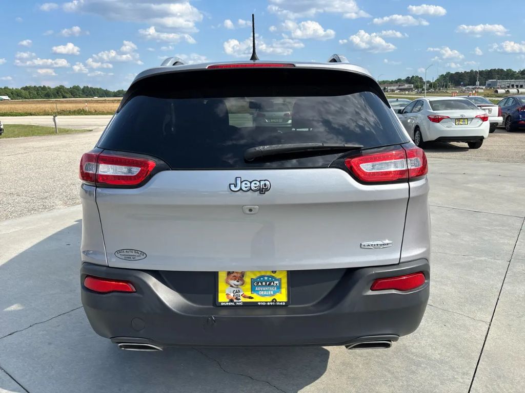 2018 Jeep Cherokee - $11,000