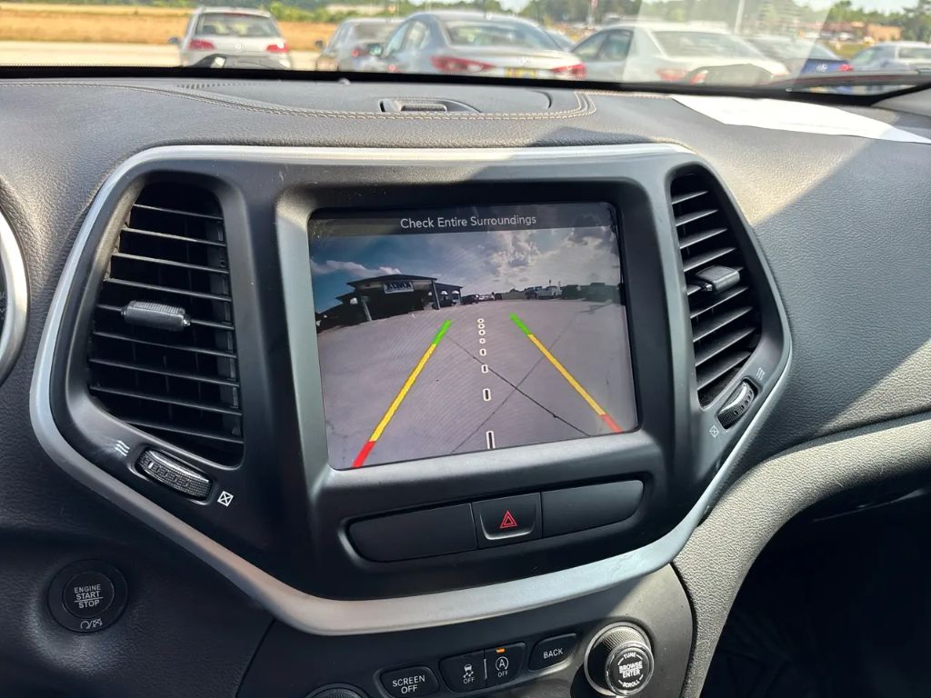 2018 Jeep Cherokee - $11,000