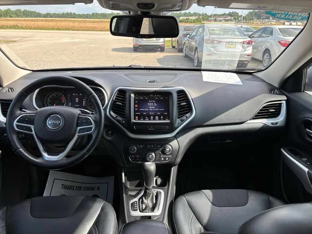2018 Jeep Cherokee - $11,000