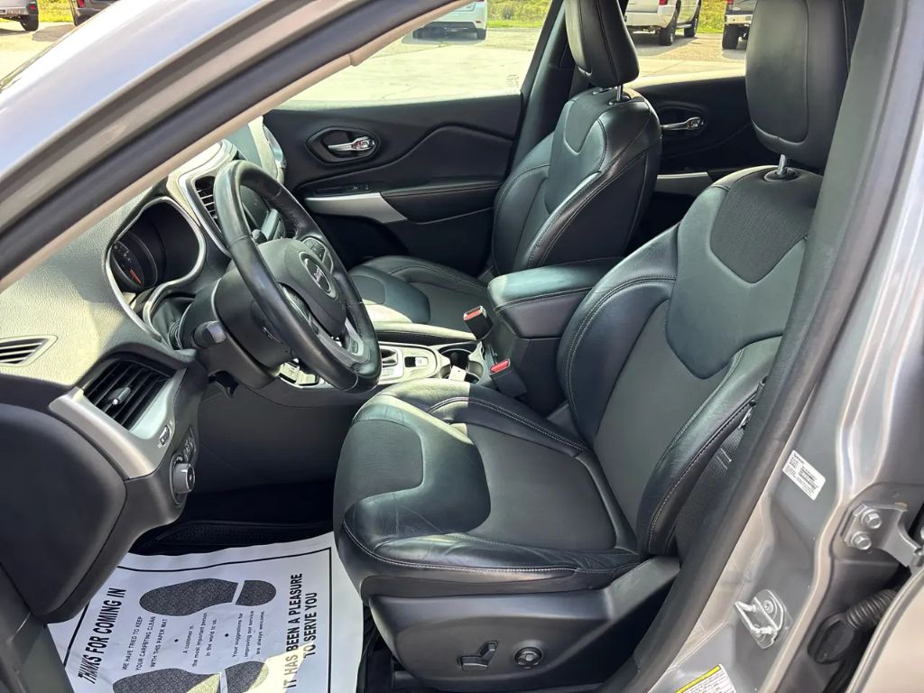 2018 Jeep Cherokee - $11,000