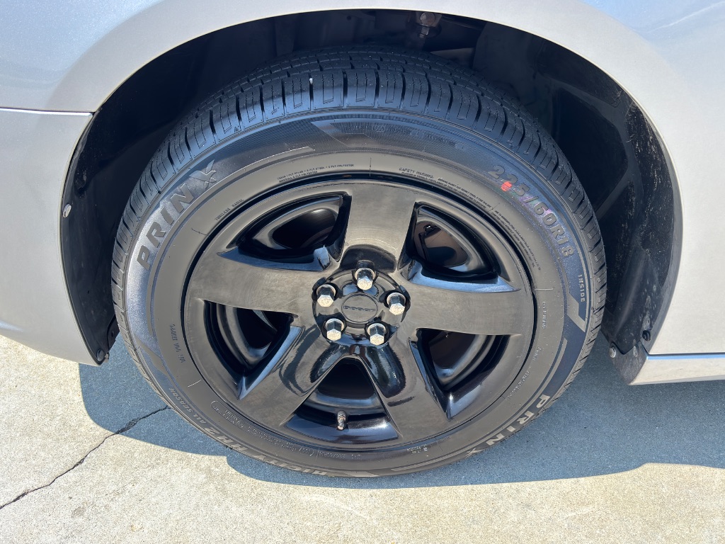 2011 Dodge Charger - $7,995