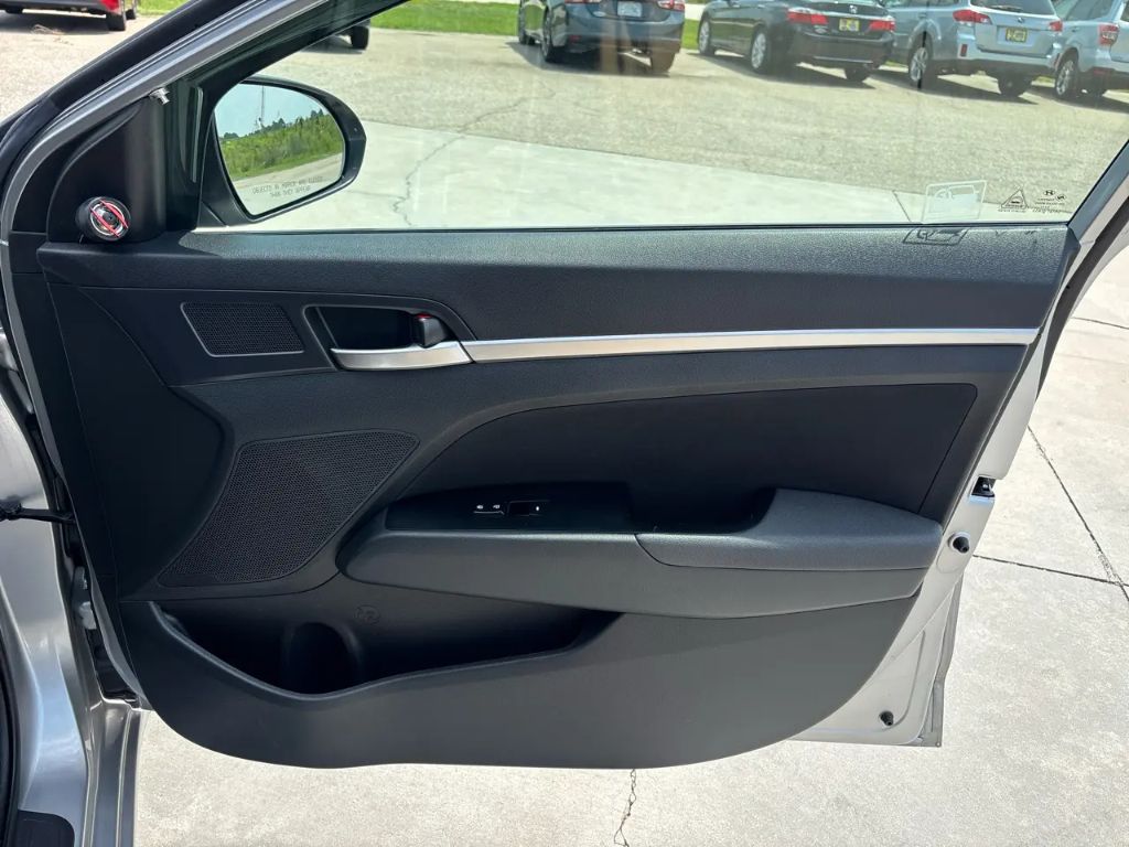2020 Hyundai Elantra - $10,495