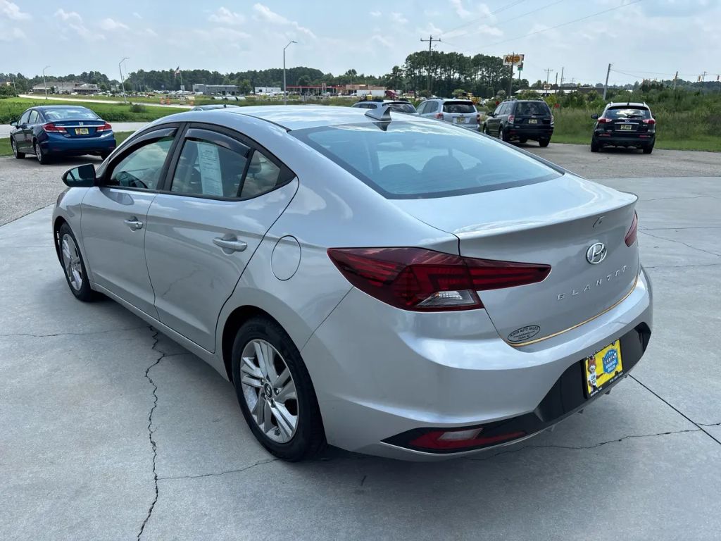 2020 Hyundai Elantra - $10,495
