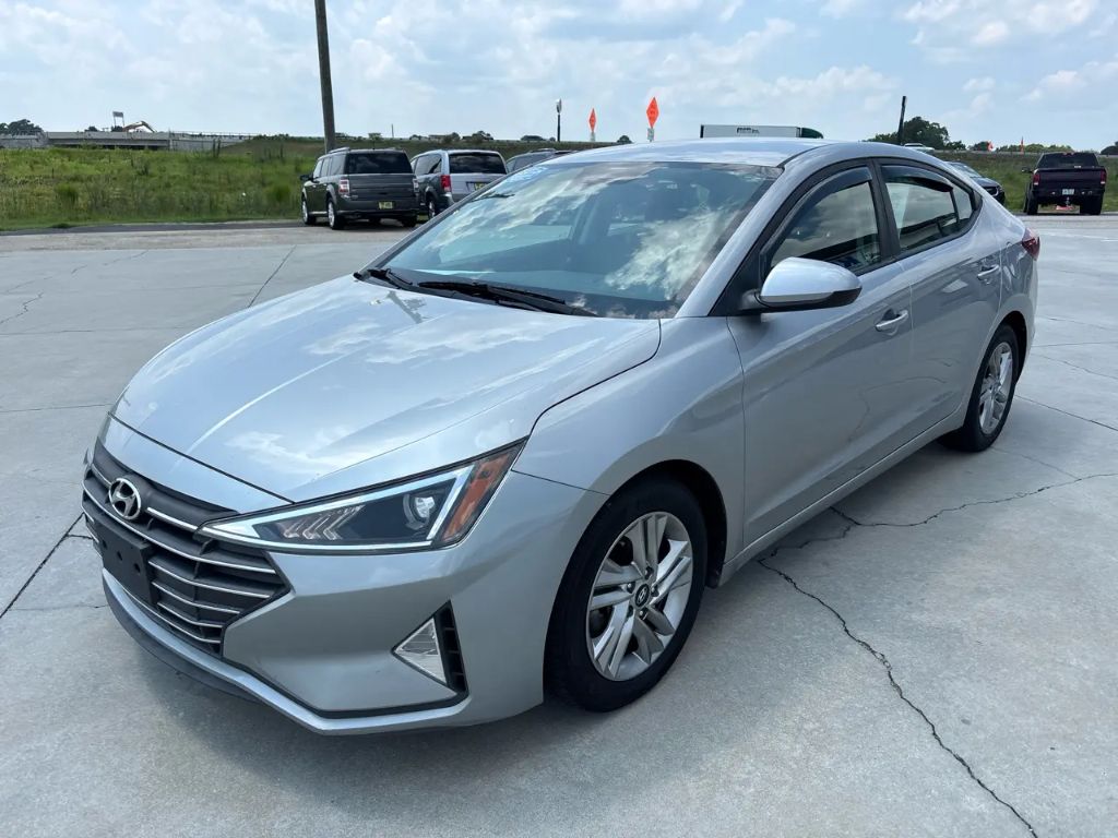 2020 Hyundai Elantra - $10,495