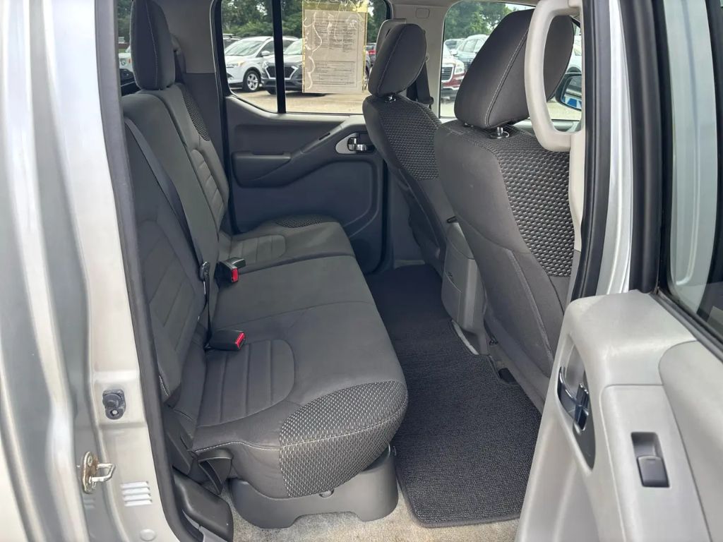 2018 Nissan Frontier - $17,800