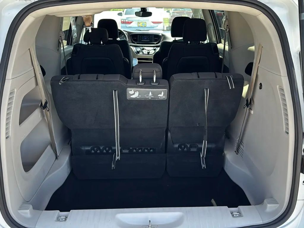 2017 Chrysler Pacifica - $9,995